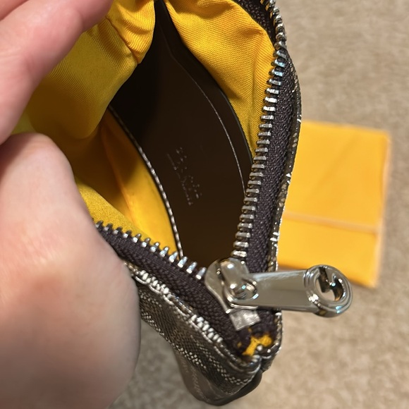 Goyard Brown color little pouch - Picture 3 of 3